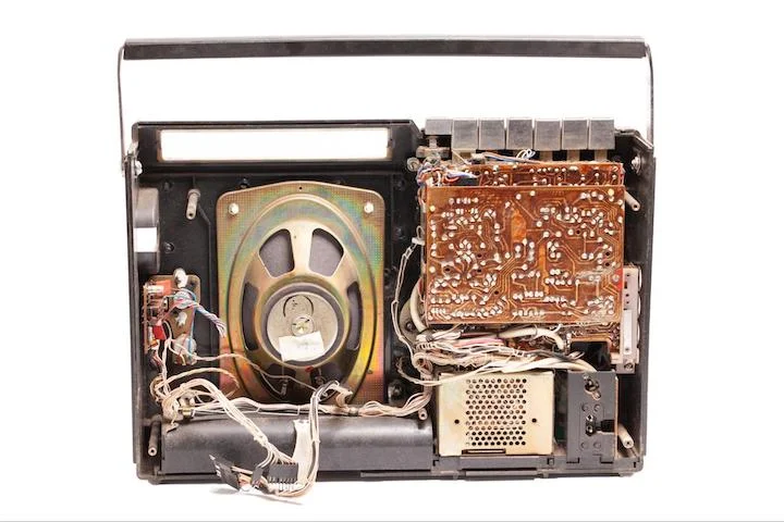 Wire guides and wire guide boxes, including cable guiding and tube guiding  units for centering wire and cable